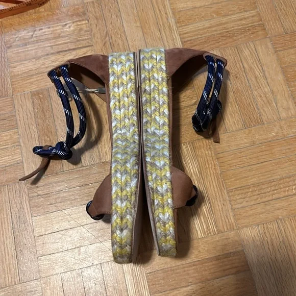 Malone - Picture 2 of 16